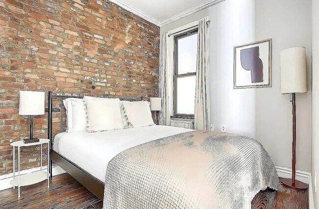 Photo - 345 W 53rd St Unidad 1