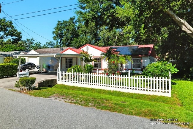 Photo - 6805 S Sheridan Rd