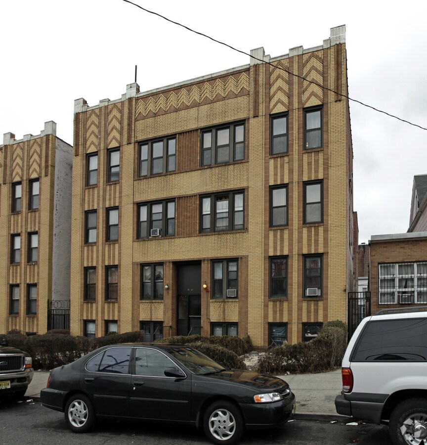 Photo - 92-94 Highland Ave Apartments