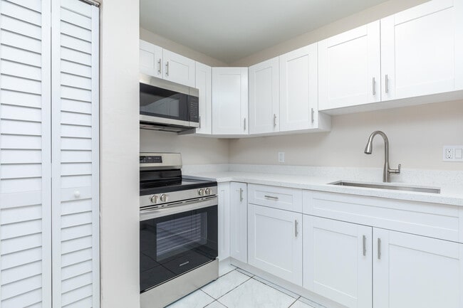 Photo - 7750 SW 10th Ct