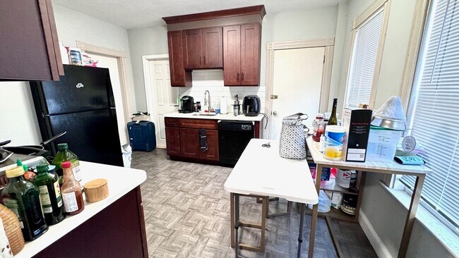 Photo - 17 Antwerp St Unit 1