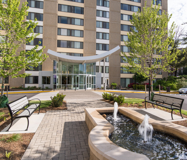 Building Photo - Edgewood Commons 611 Rental