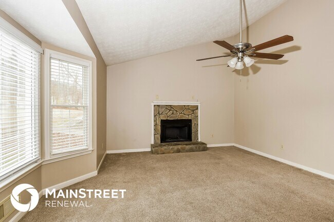 Photo - 475 Robin Hood Dr