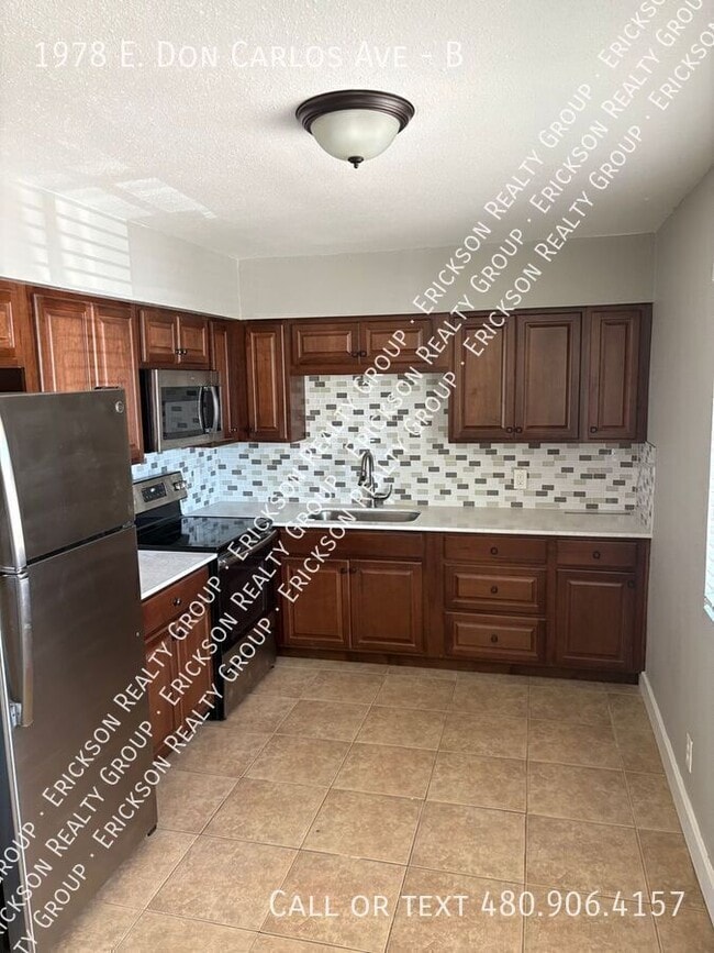 Photo - 1978 E Don Carlos