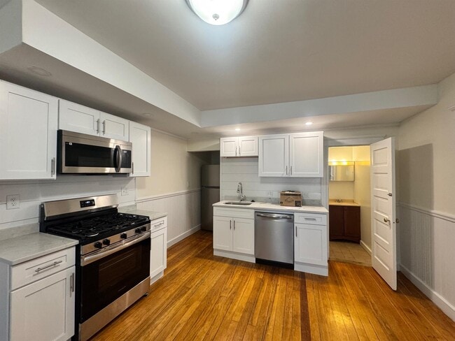 Building Photo - 40A Linden Ave Unit 2