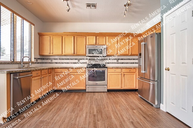 Photo - 343 N Newport St