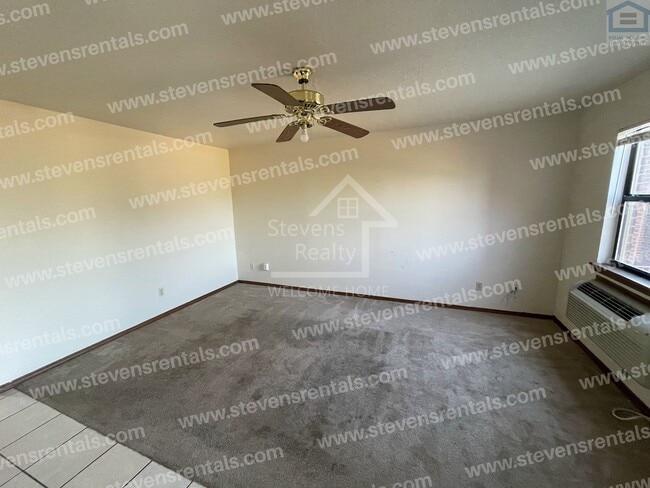 Photo - 1912 SW D Ave