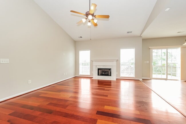 Photo - 1008 Solomon Ln