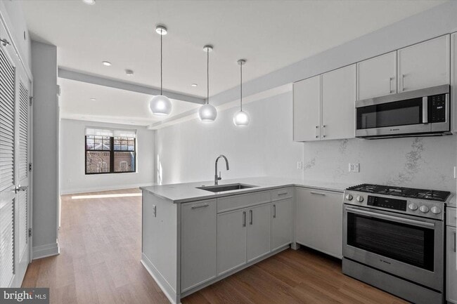 Photo - 811 N Columbus St Unit 302