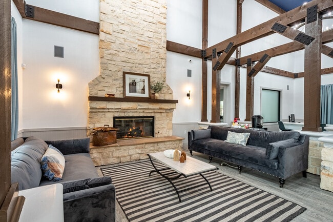 Photo - Mission Ranch