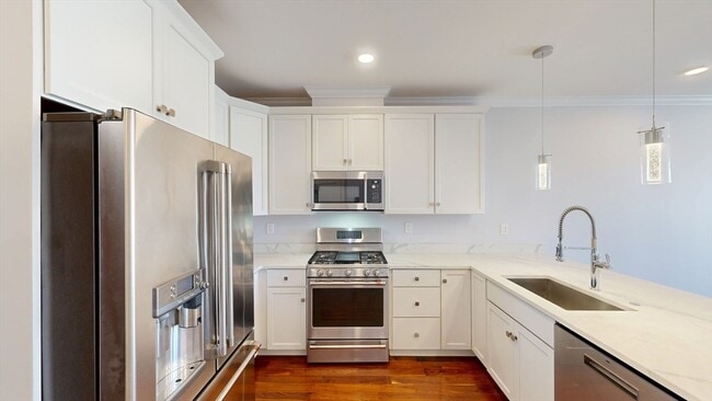 Photo - 87 Medford St Unidad 215