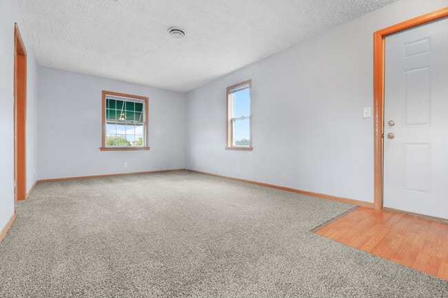 Building Photo - 814 N Wisconsin St