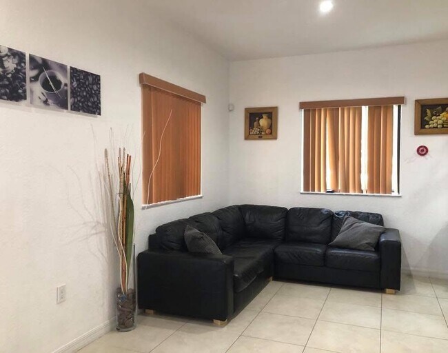 Photo - 16303 SW 44th Terrace