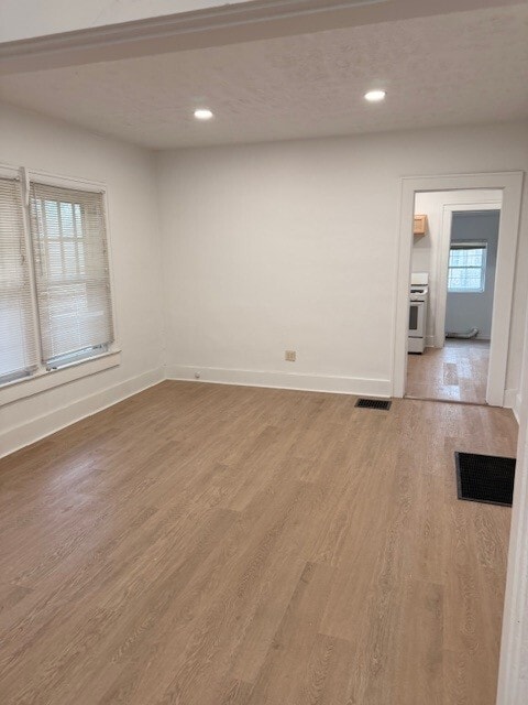 Photo - 11832 Simcoe St