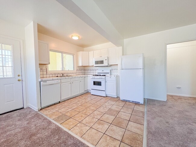 Photo - 1000 E Burnett St Apartments Unit 4