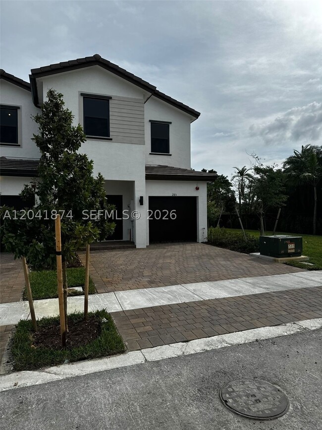 Building Photo - 285 SW 159th Dr