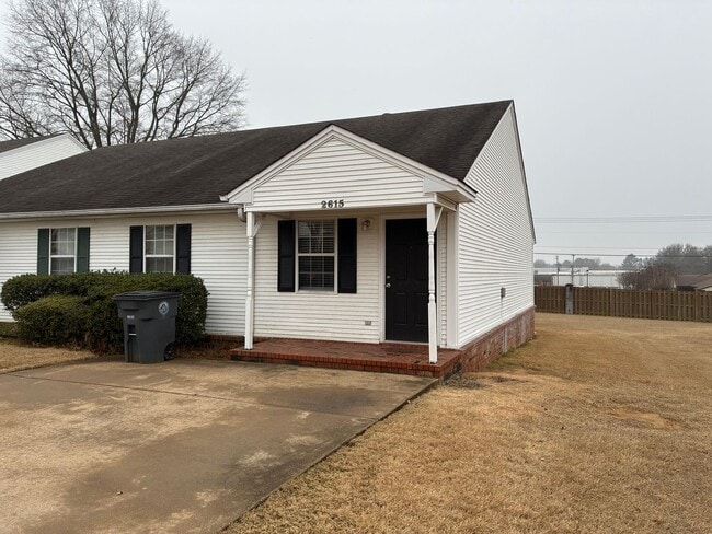 Building Photo - Oak Meadow Condo