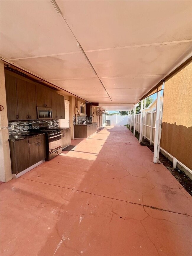 Photo - 7601 Simms St