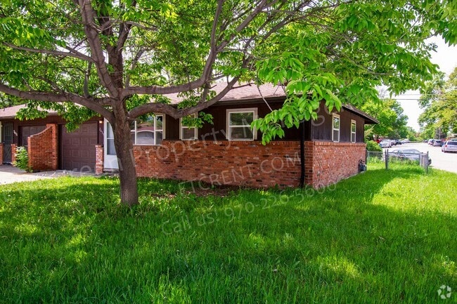Building Photo - 3 bed, 1.5 bath duplex in Fort Collins Rental
