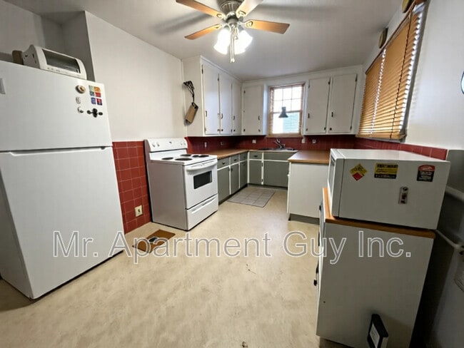 Photo - 16 Kingsway Dr Unit 2