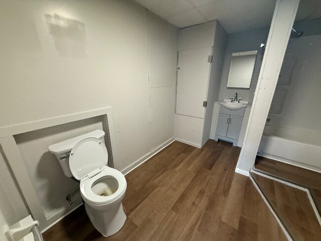 Photo - 3121 Oak Grove Dr Unit A