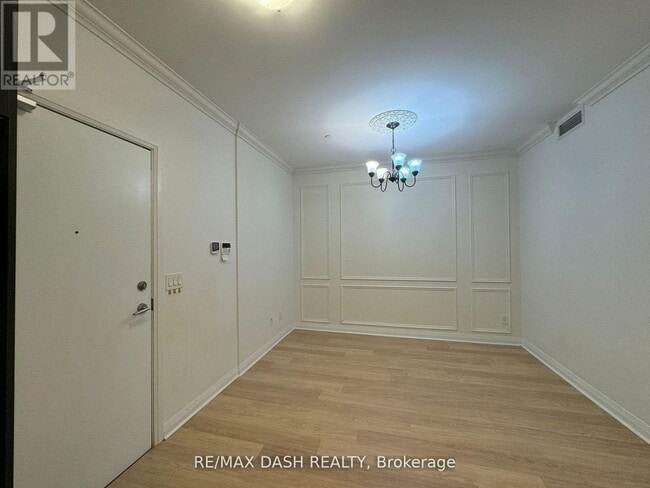 Photo - 55 Oneida Crescent Unit 105