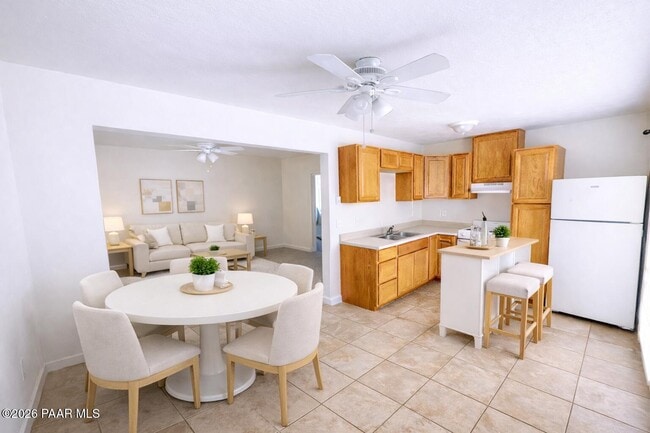 Photo - 114 N Willow St