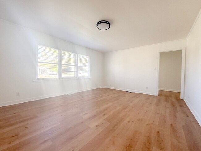 Photo - Pet-Friendly 3-Bedroom Home with Fenced Yard & Large Deck Near Downtown Livingston