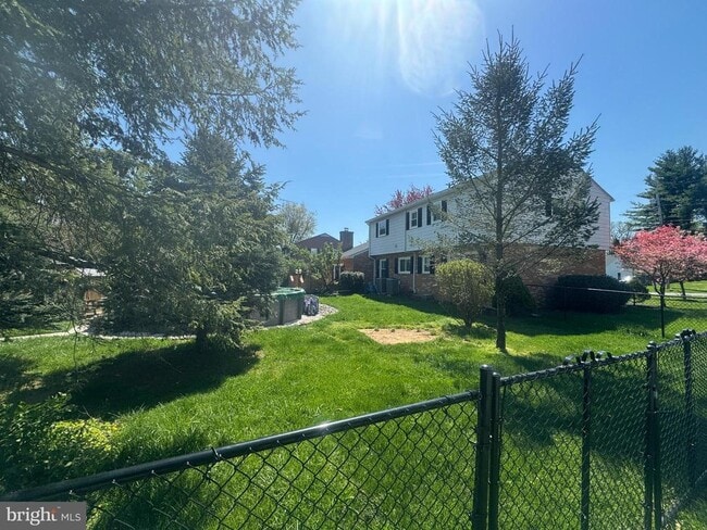 Building Photo - 901 Hillcrest Dr Rental