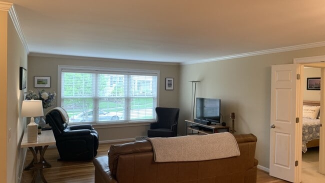 Photo - 3744 Ashworth Dr Unit B