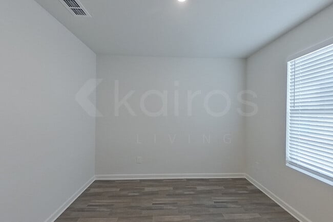 Photo - 195 Price Ml Trl