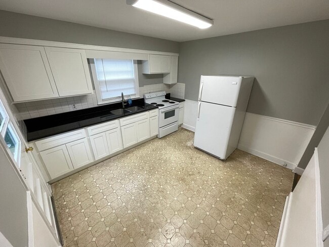 Photo - Cute Cottage Style Home For Rent