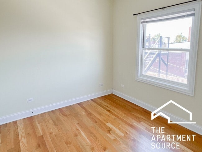 Photo - 2328 N Greenview Ave Unit 3