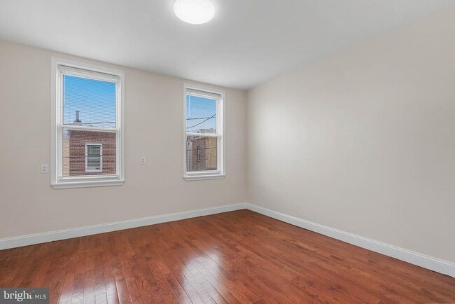 Photo - 402 Hoffman St