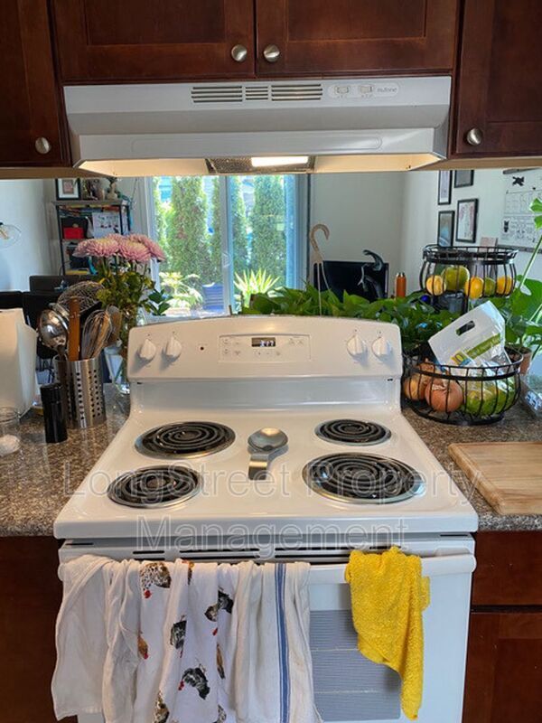 Photo - 654 SW 7th St Unit #10