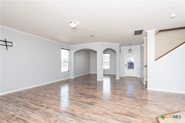 Photo - 413 E Orion Dr