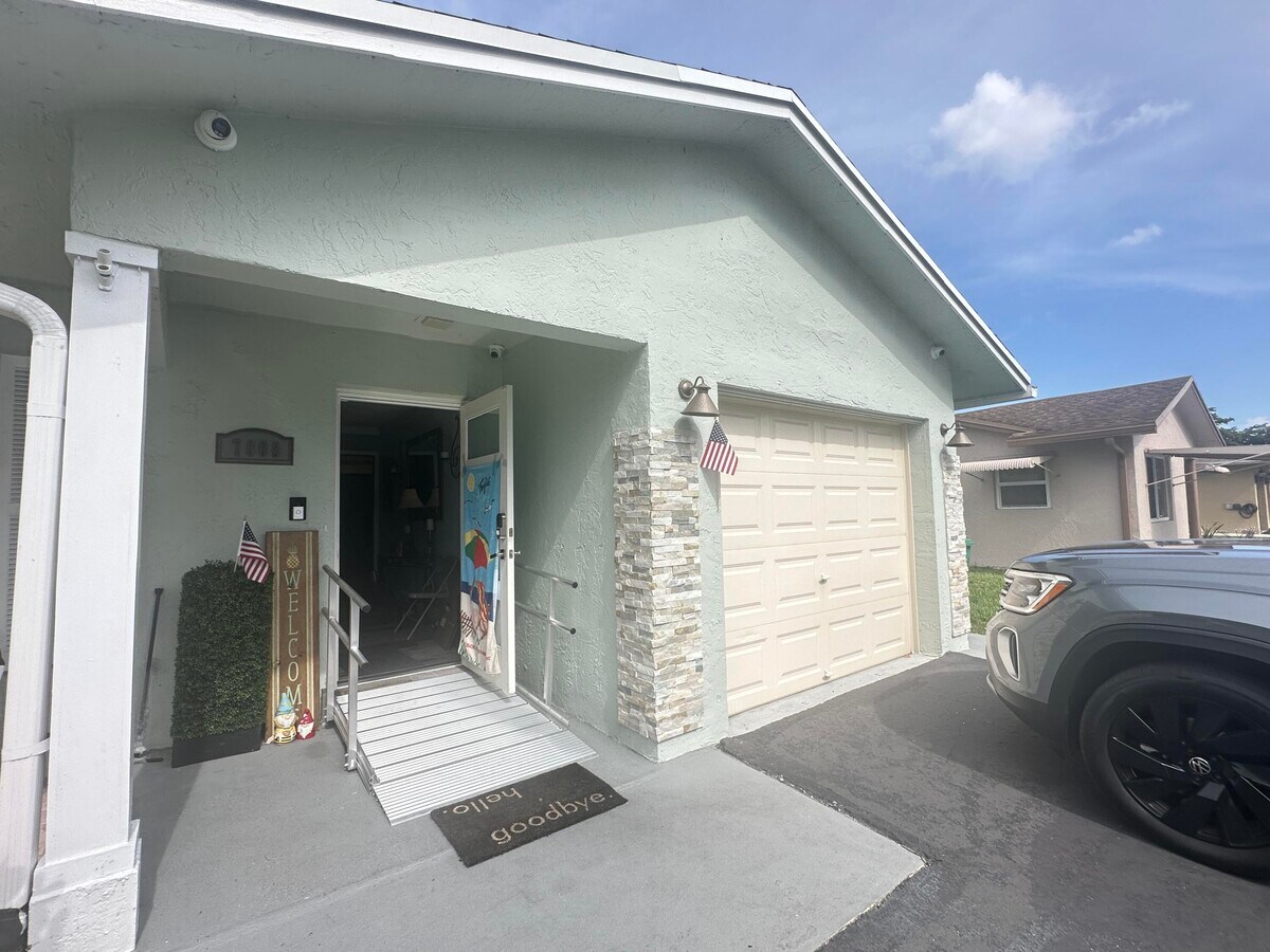 Photo - 7008 NW 99th Ave