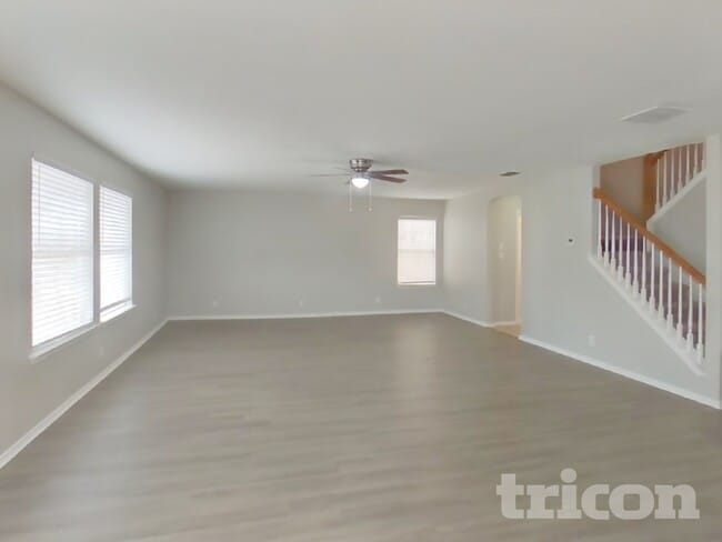 Photo - 517 Zapata Cir