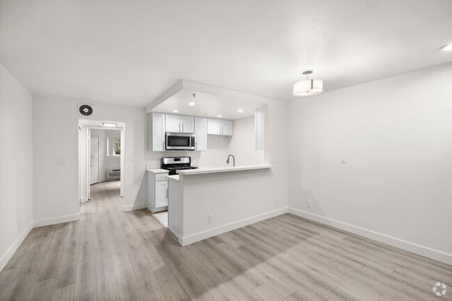 Building Photo - Rodeo Apartments