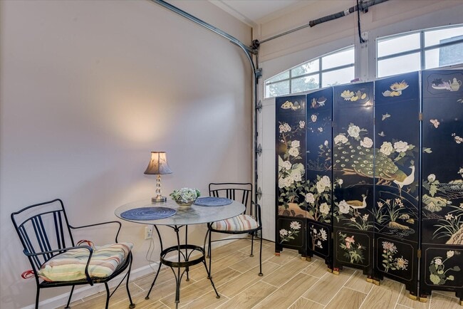 Photo - 651 Oak Meadow Ln Unit B