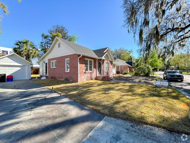 Building Photo - 1220 NW 4th Ave Rental