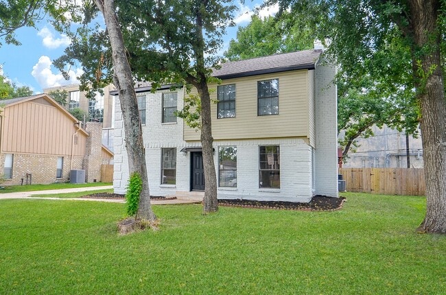 Building Photo - 16015 Southampton Dr Rental