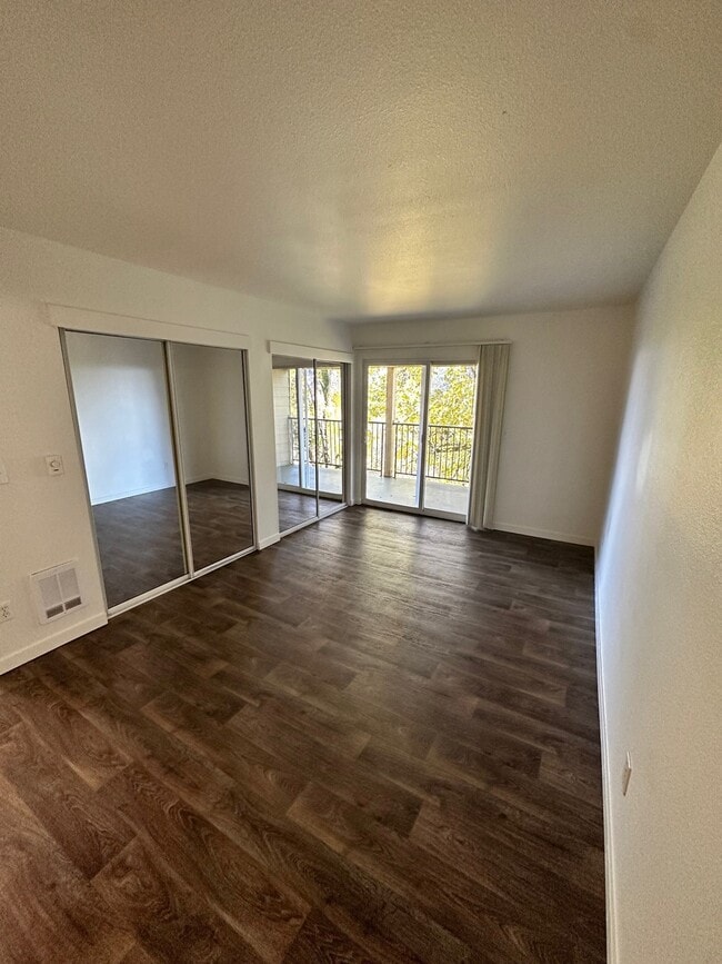 Master Bedroom - Commons at Sylvan Highlands Apartments