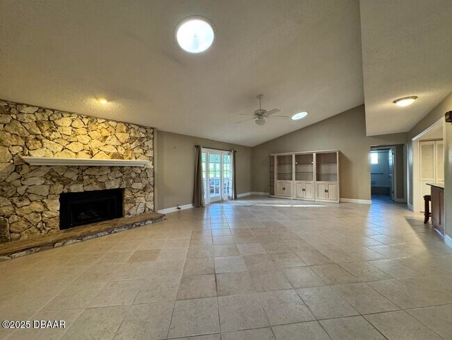 Photo - 653 Pelican Bay Dr