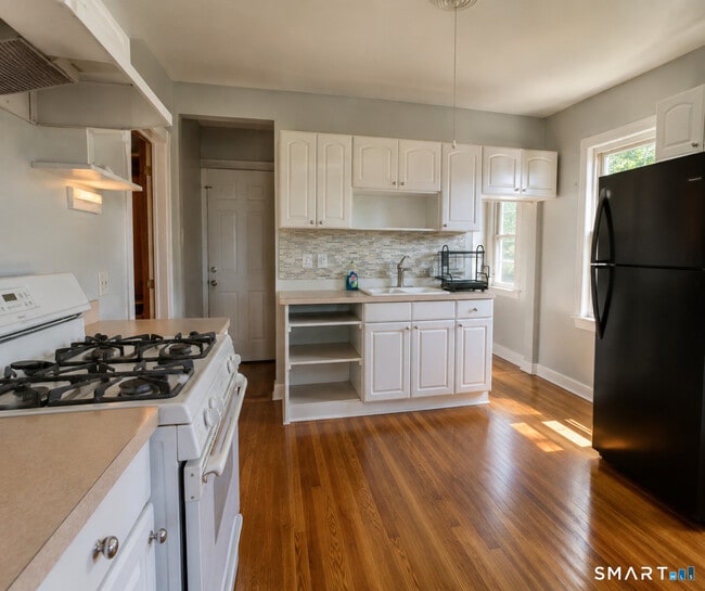 Photo - 53-55-55 Davis Ave
