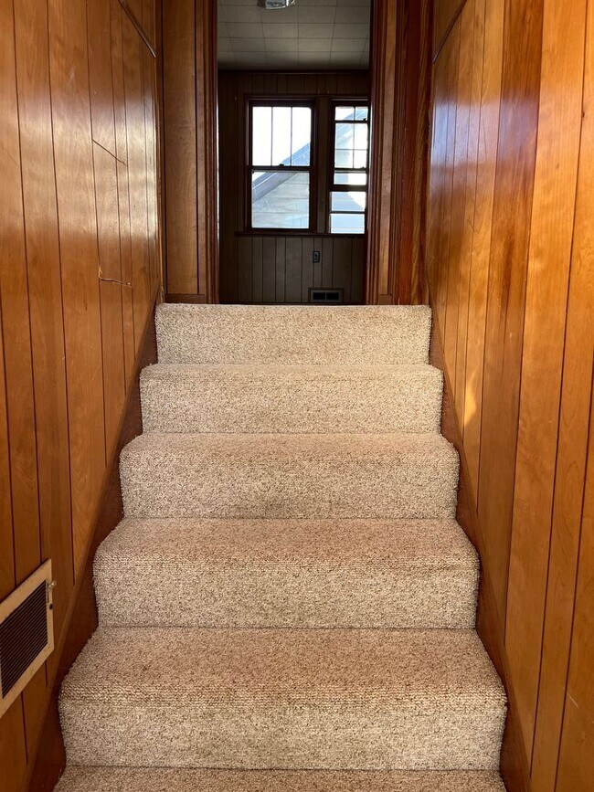 Photo - One Bedroom Upstairs Apartment Unit 2723 Sunset 2B Up