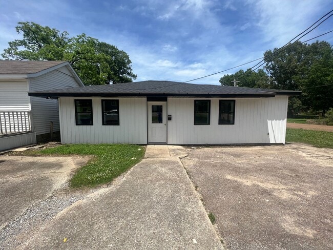 Photo - Cozy Home in the Heart of Martin