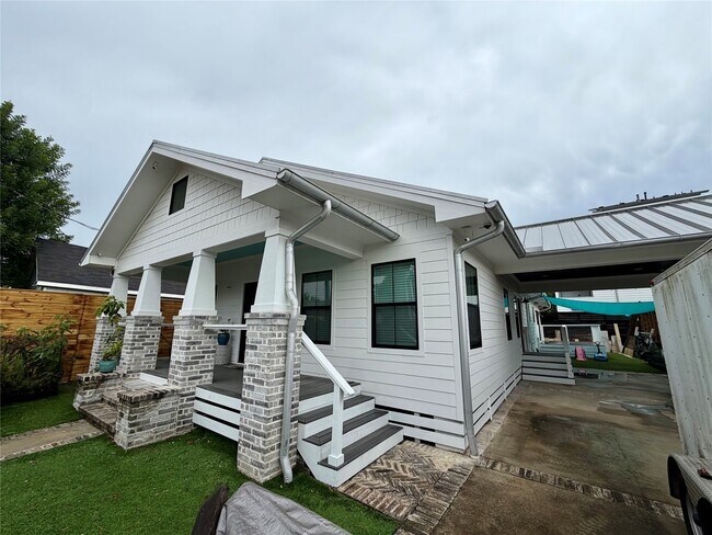 Photo - 1914 Elysian St