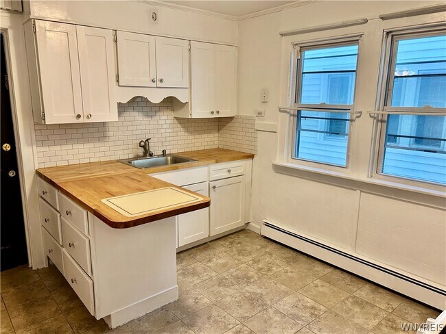Photo - 394 Westgate Rd