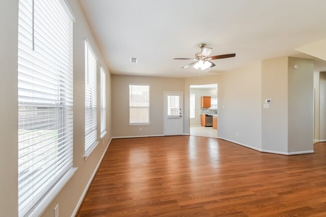 Photo - 1060 Cabot Cove